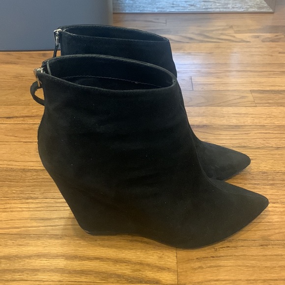 Dolce Vita size 9.5 suede pointy toe boots - Picture 3 of 4